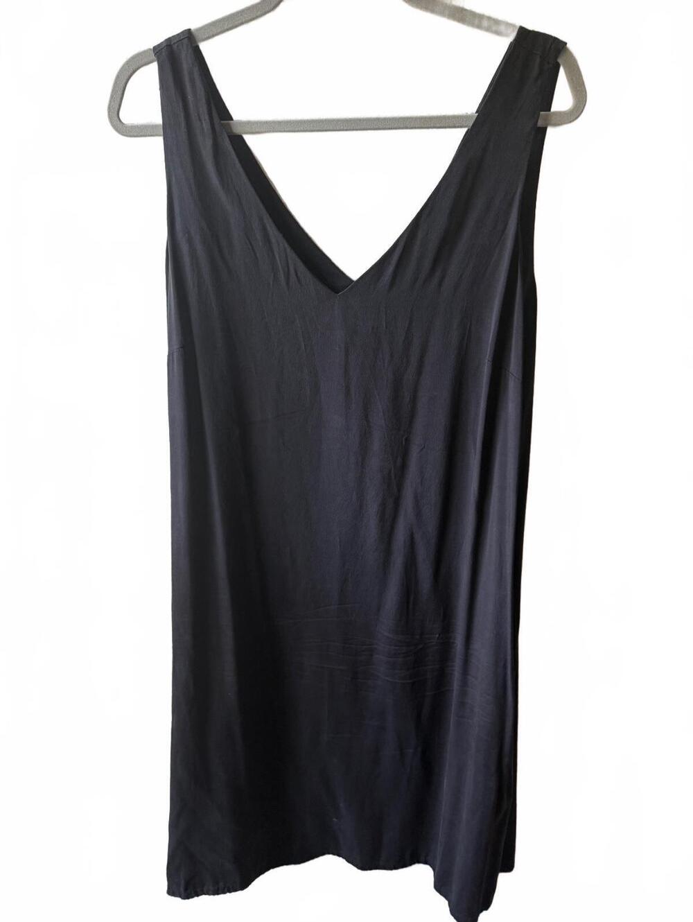 Universal Standard Black Sleeveless V-Neck Dress XS (10-12)